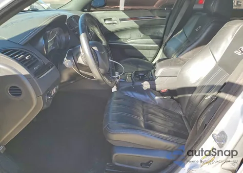 2019 Chrysler 300 S z USA, uszkodzony, nr VIN 2C3CCABG2KH693919